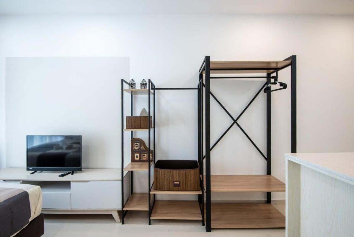 A Comfy 2br Near Ciq, Jb Sentral, Free Parking Johor Bahru