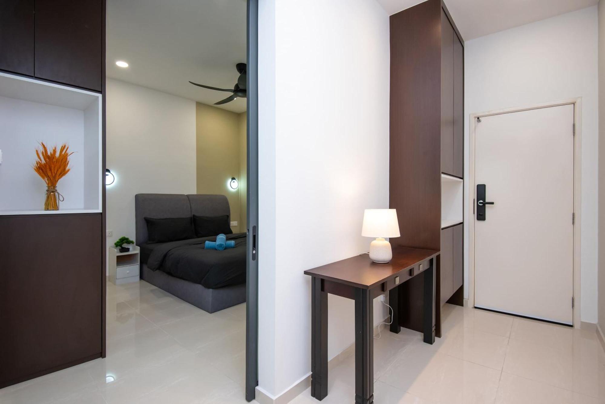 A Comfy 2br Near Ciq, Jb Sentral, Free Parking * Johor Bahru